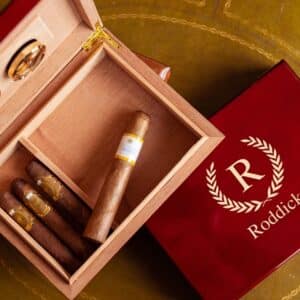 Personalized Rosewood Cigar Humidor - Holds 30 Cigars