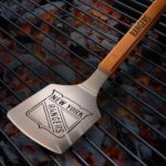 Who says hockey season doesn't coincide with grilling season?