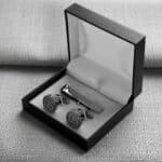 Each gunmetal round cufflink and tie cilp set comes in a black gift box for presenting to the groomsmen