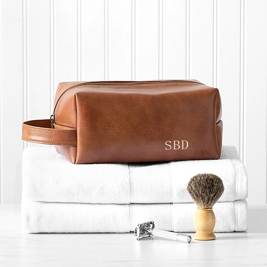 The MAVERICK Men's Leather Dopp Kit is designed for the distinguished and dapper traveling man.