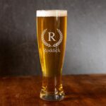 Groomsmen pilsner glass with laurel wreath design