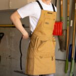 Quarter-turn view of brown apron