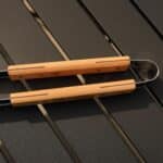 Side-view of grill tongs