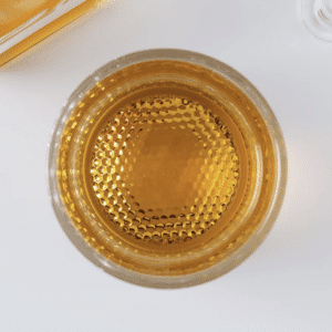 The decanter and whiskey glasses feature a 3D dimpled golf ball-like bottom