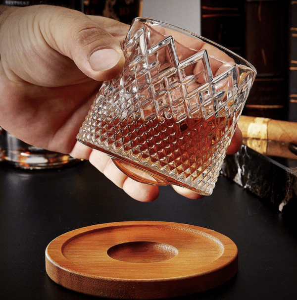 You and your groomsmen will experience all of the flavors and aromas of your favorite bourbon with this innovative glass.
